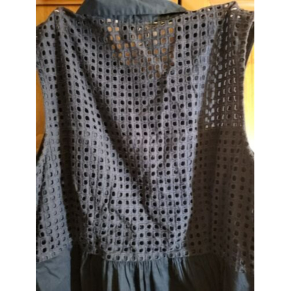 Roz & Ali Woman Sleeveless Shirt Dress Size 18 Blue Eyelet Back Full Button Down - Picture 4 of 5